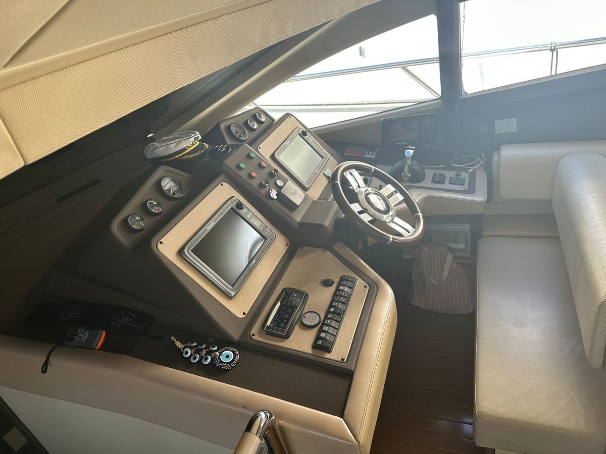 2013-azimut-yachts-66-4-20ca20