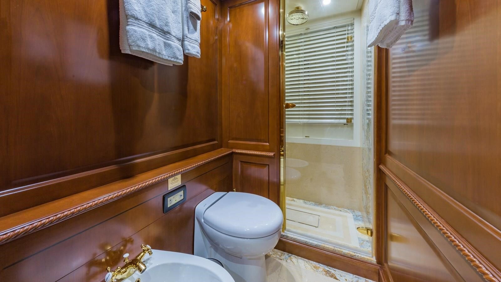 2013-benetti-121-182757