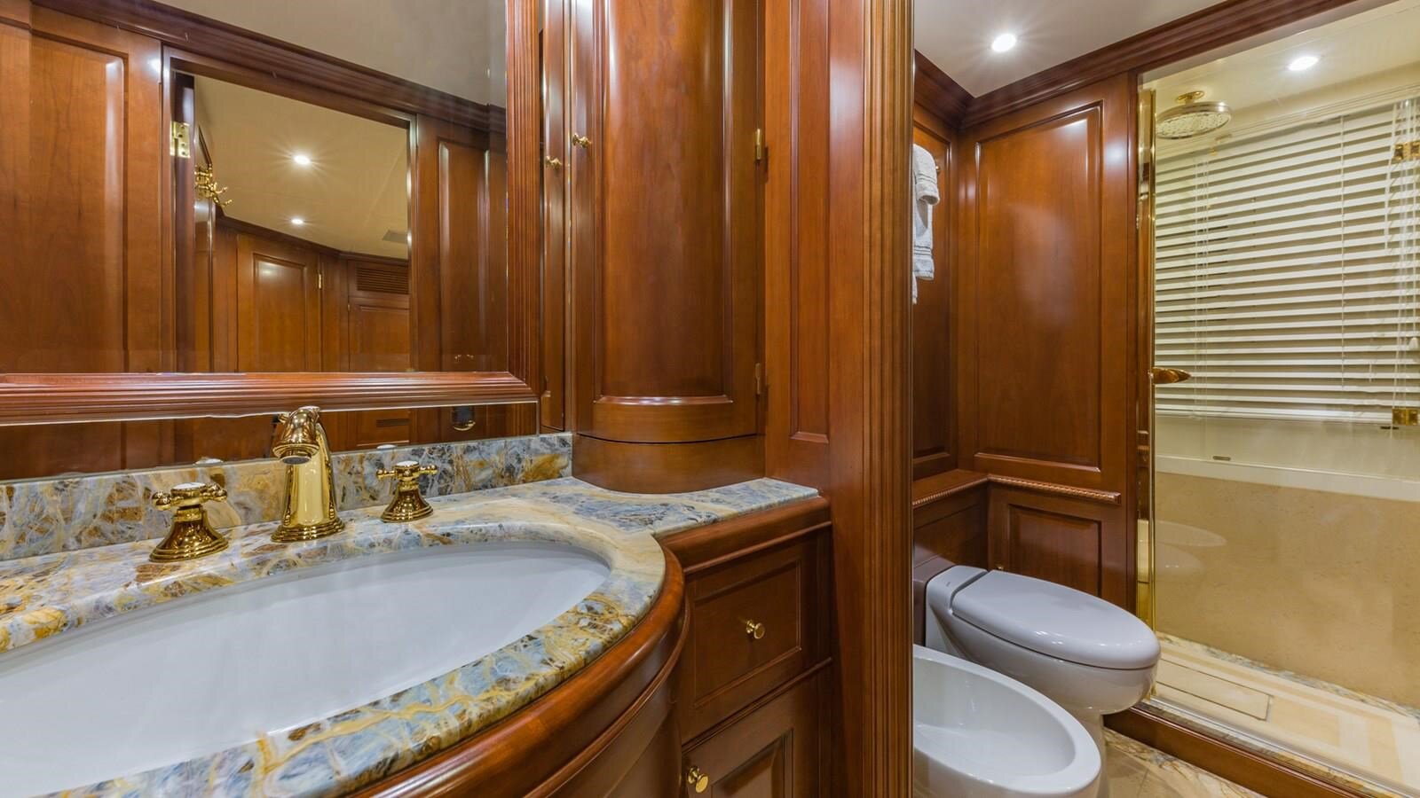 2013-benetti-121-182757