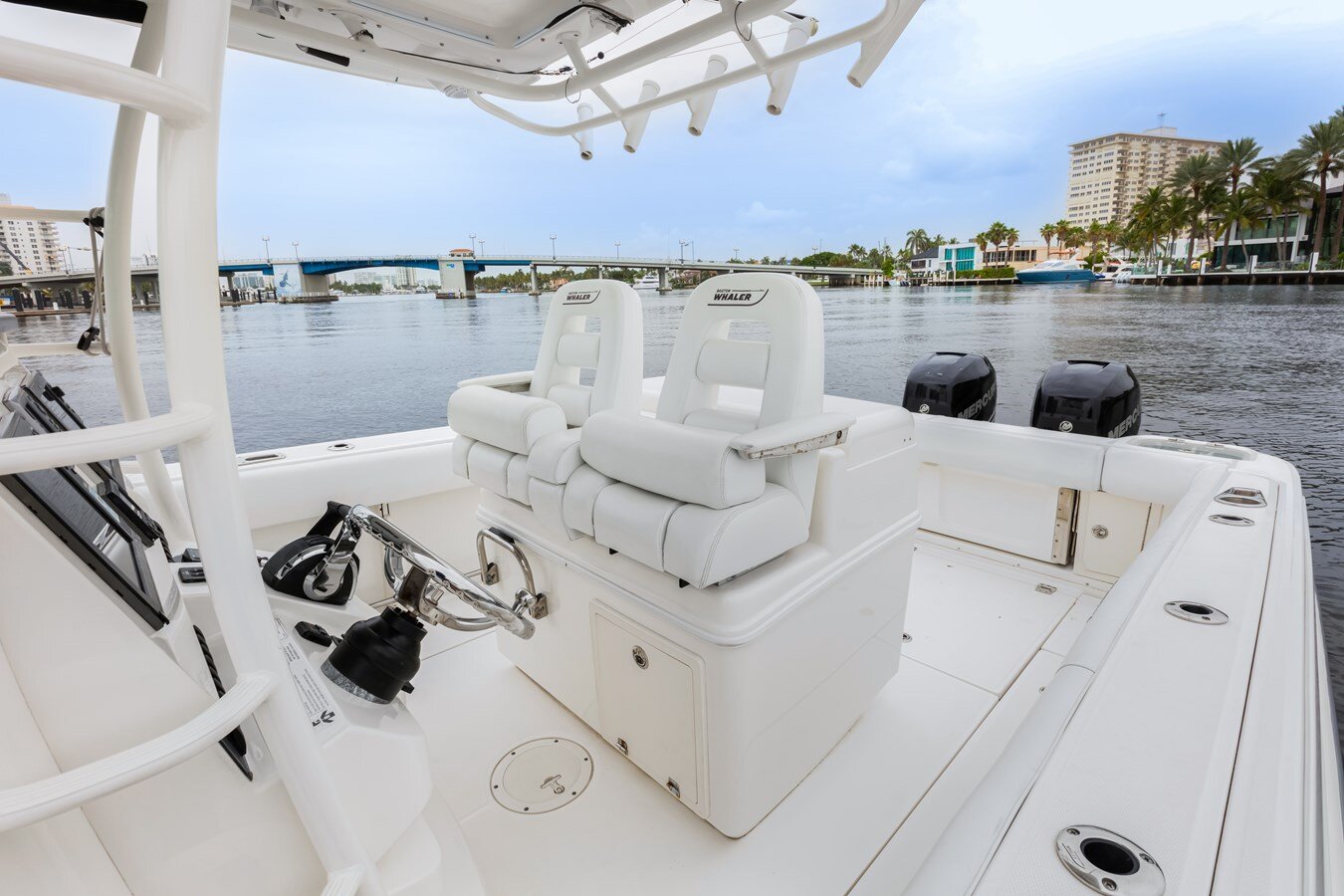 2013-boston-whaler-32-2-8b7df4