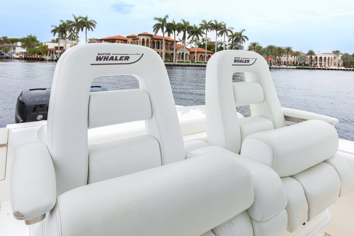 2013-boston-whaler-32-2-8b7df4