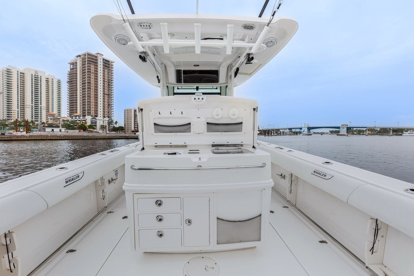 2013-boston-whaler-32-2-8b7df4