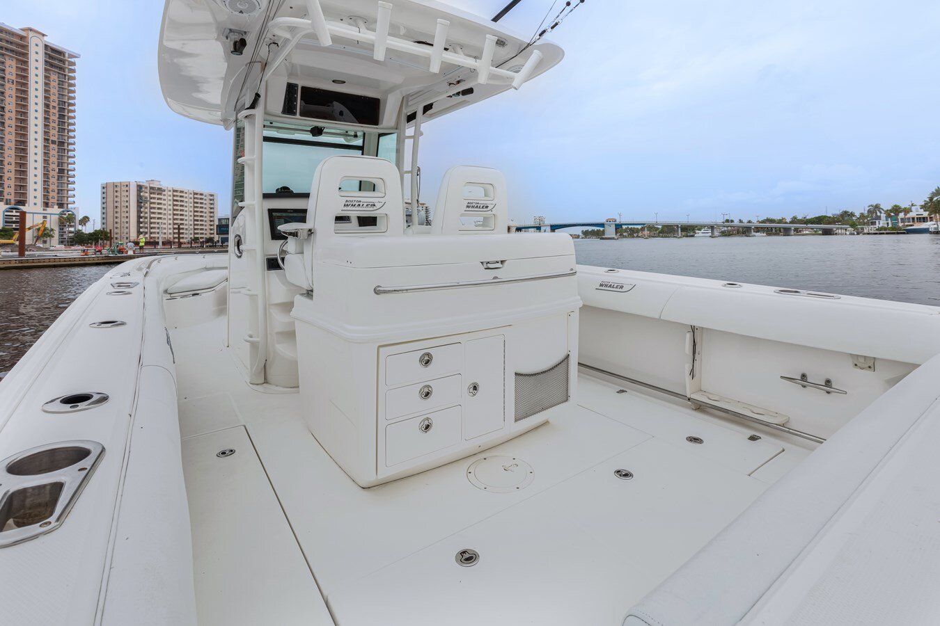 2013-boston-whaler-32-2-8b7df4