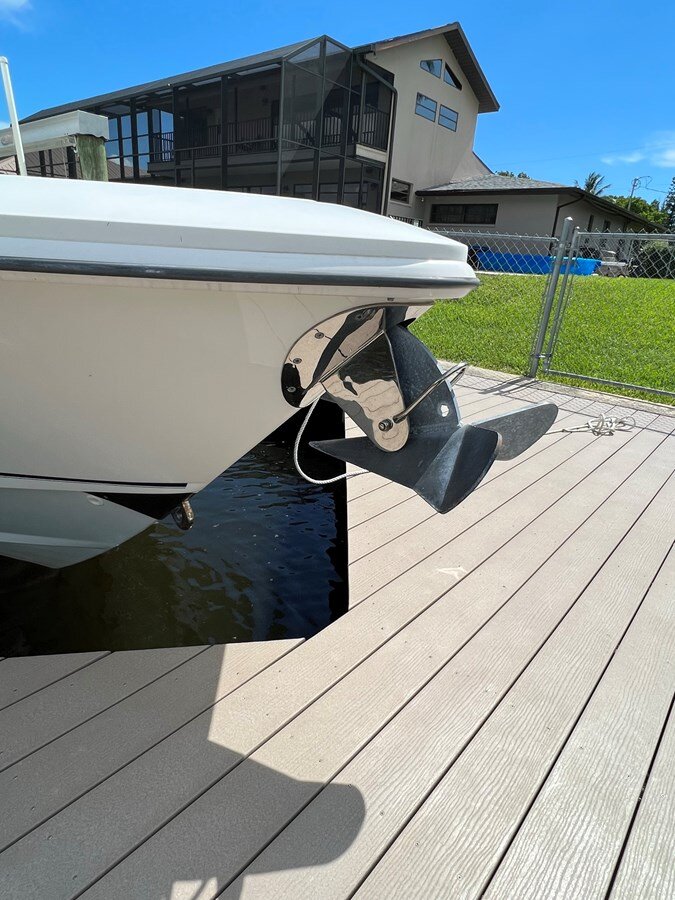 2013-boston-whaler-37-2438e0