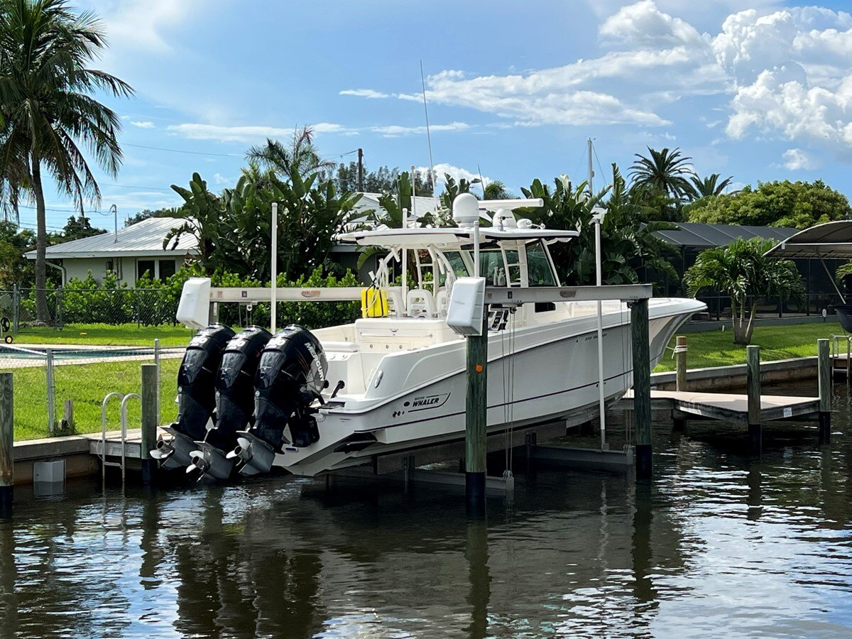 2013-boston-whaler-37-2438e0