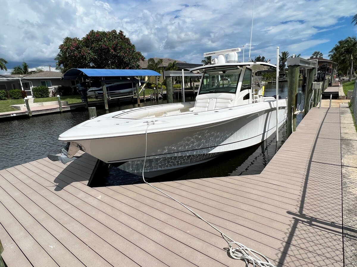 2013-boston-whaler-37-2438e0