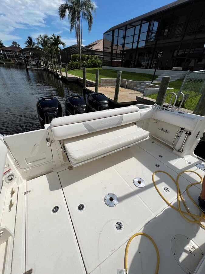 2013-boston-whaler-37-2438e0