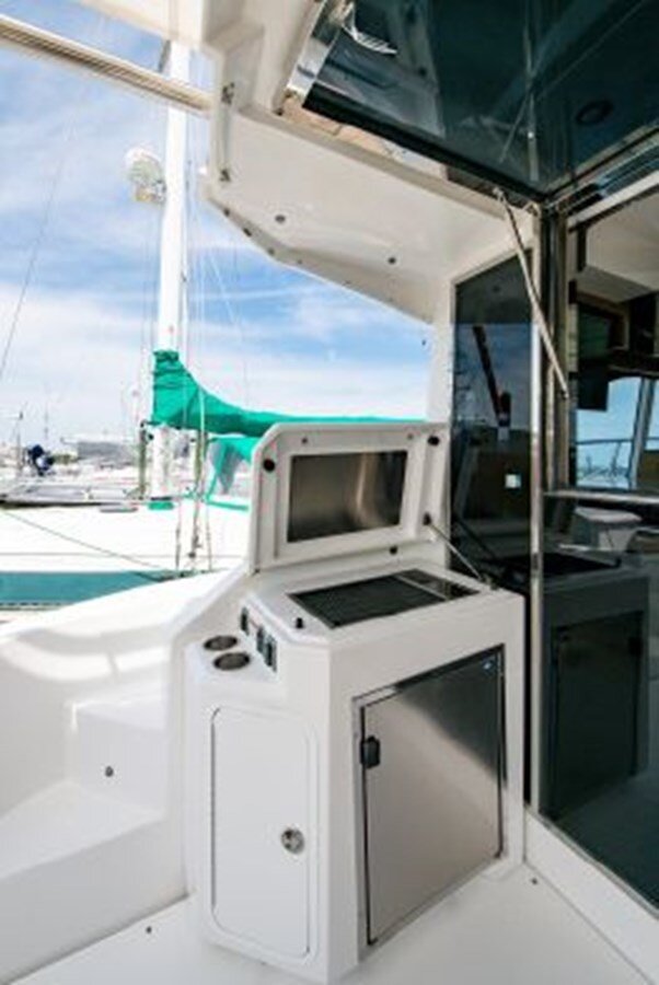 2013-cruisers-yachts-45-fa3ed2