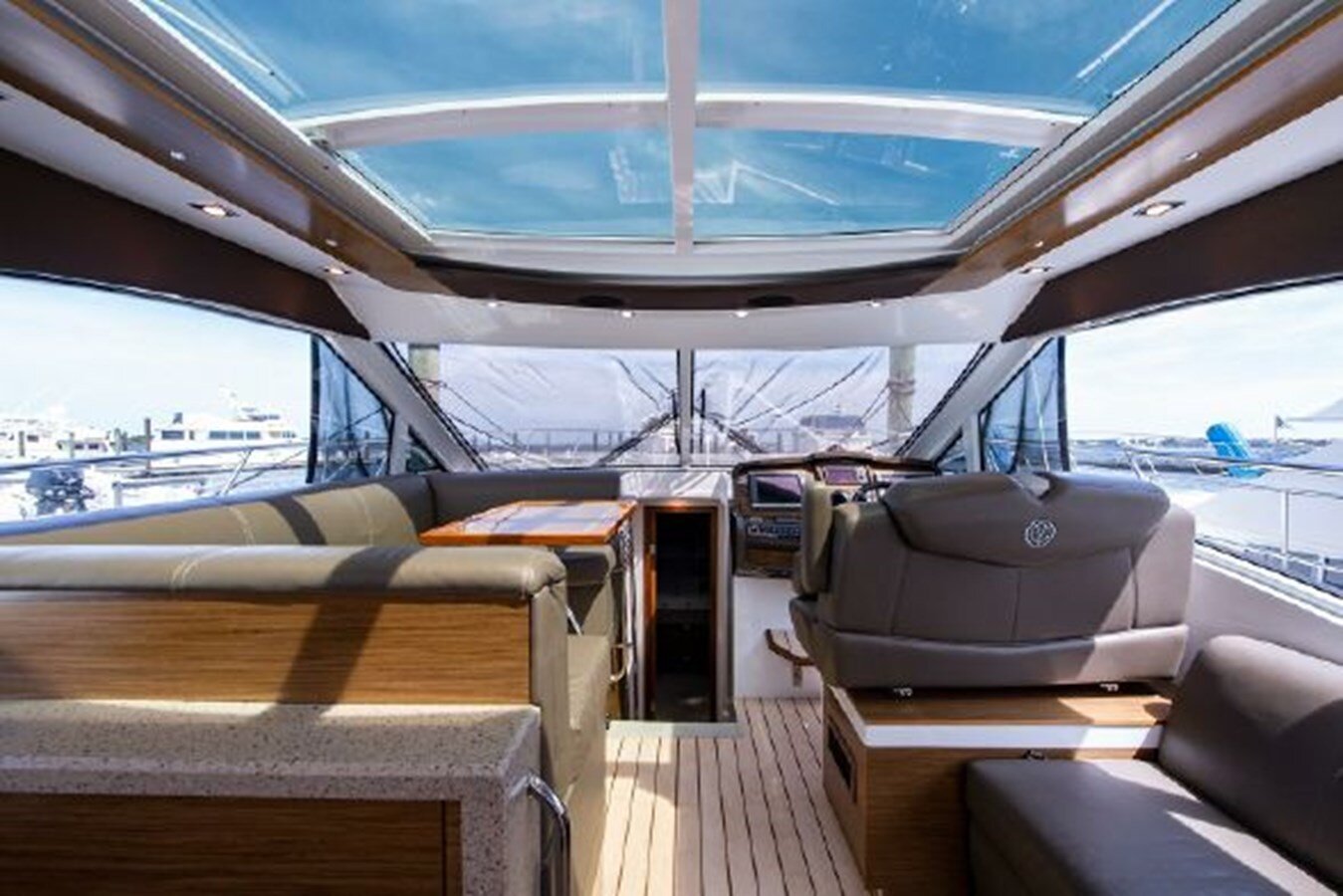 2013-cruisers-yachts-45-fa3ed2