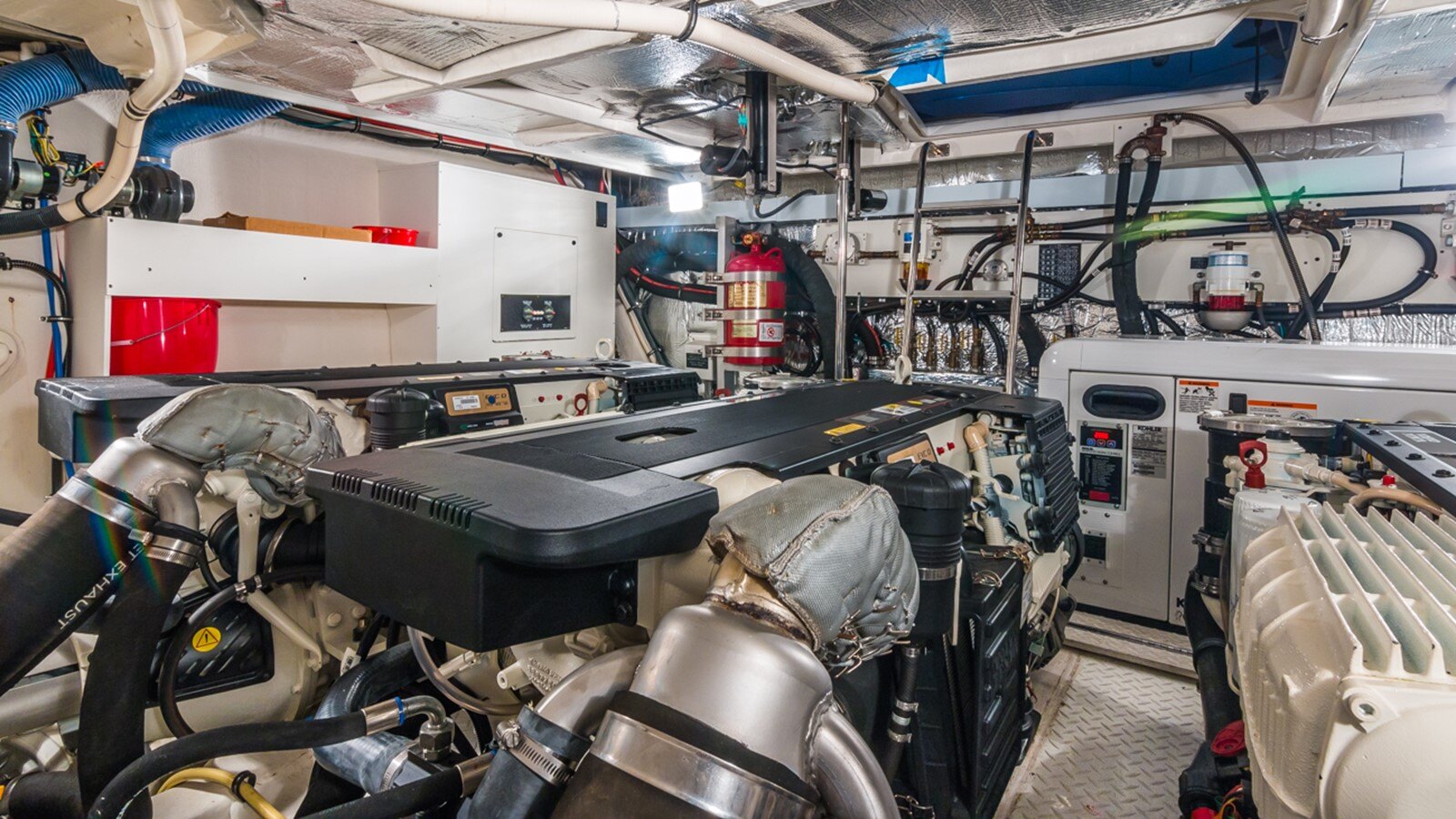 2013-cruisers-yachts-54-4-6ab070