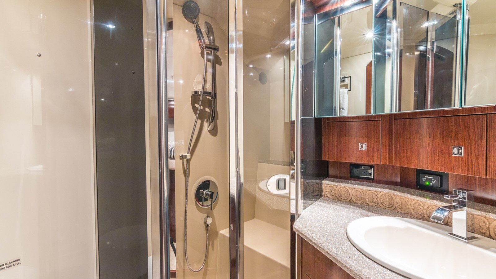 2013-cruisers-yachts-54-4-6ab070