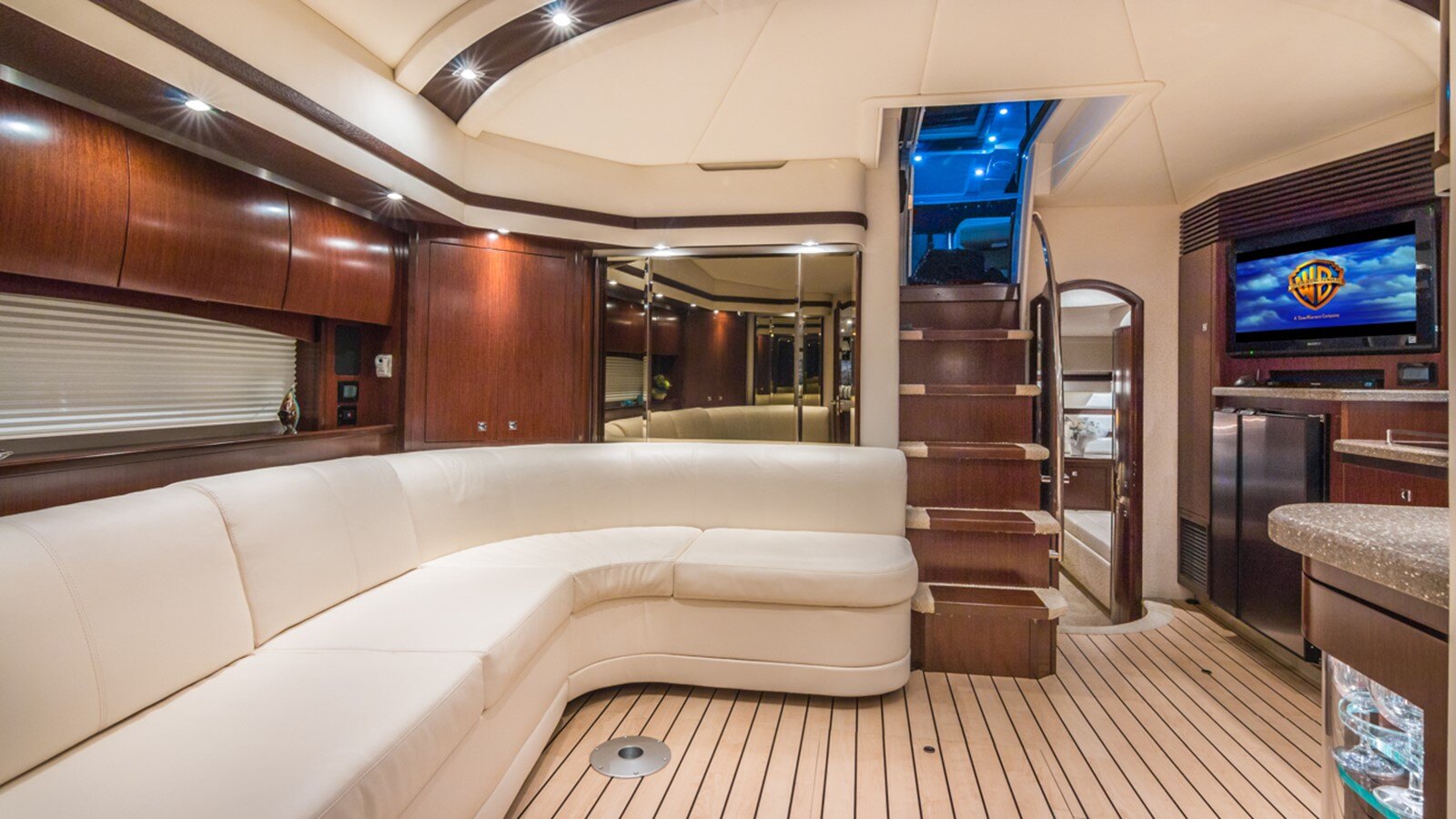 2013-cruisers-yachts-54-4-6ab070