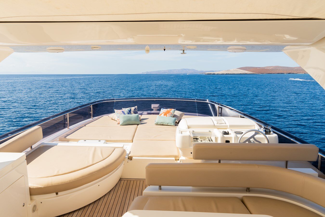 2013-ferretti-yachts-72-9a8766