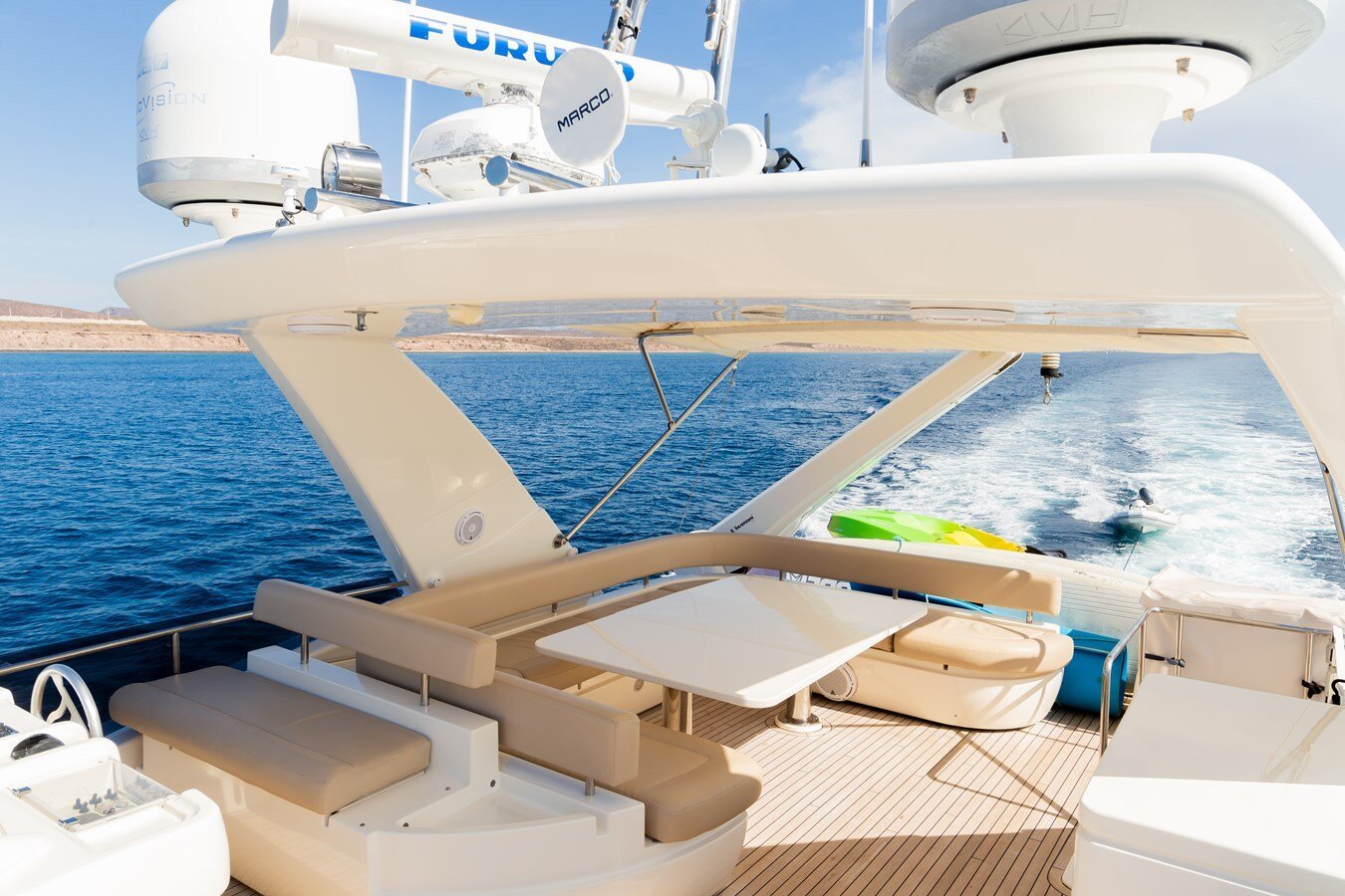 2013-ferretti-yachts-72-9a8766