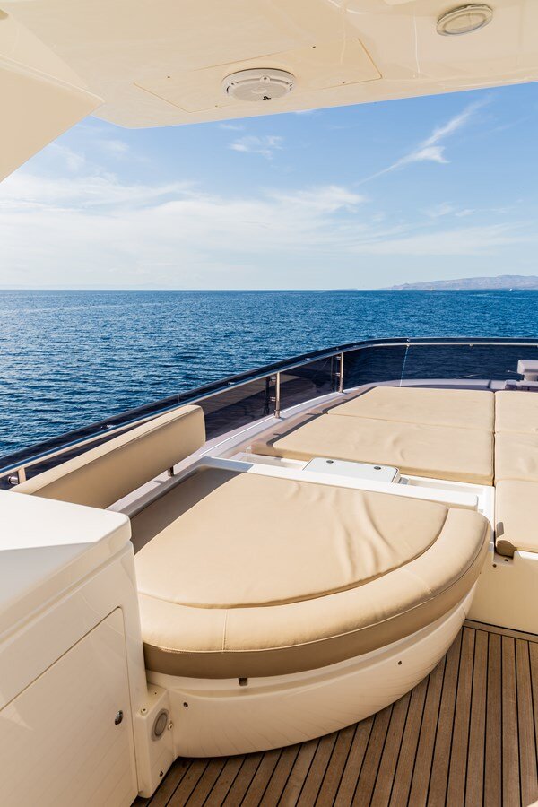 2013-ferretti-yachts-72-9a8766