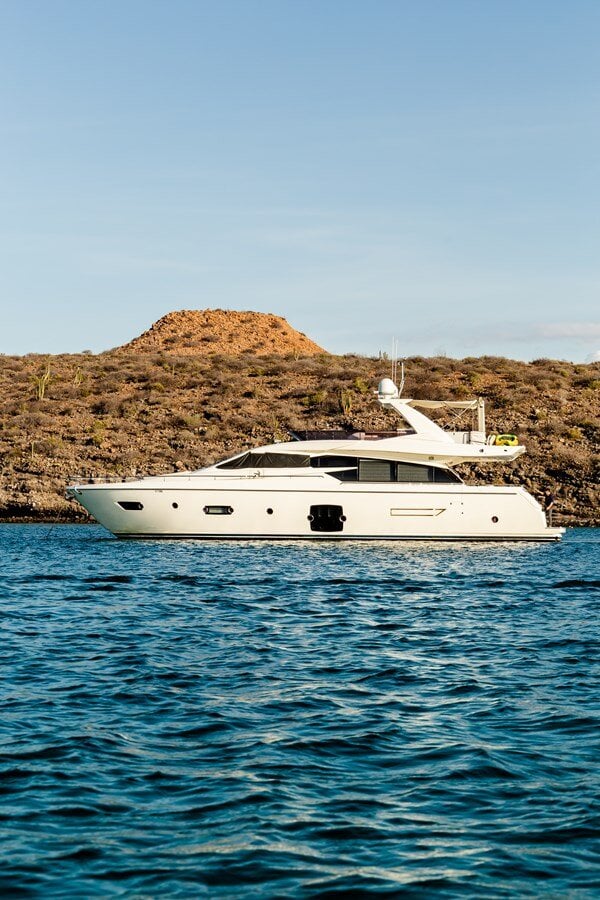 2013-ferretti-yachts-72-9a8766