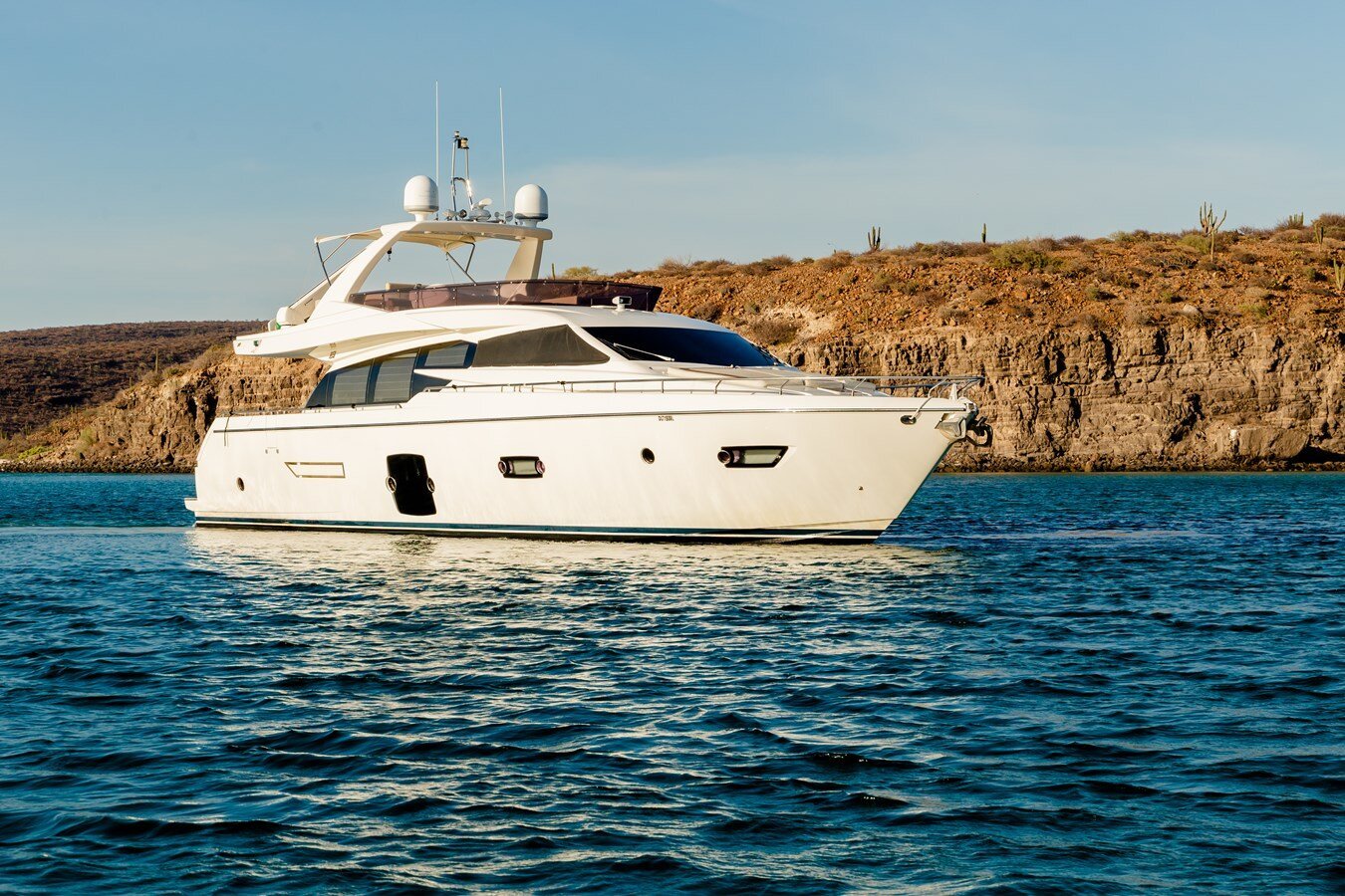 2013-ferretti-yachts-72-9a8766