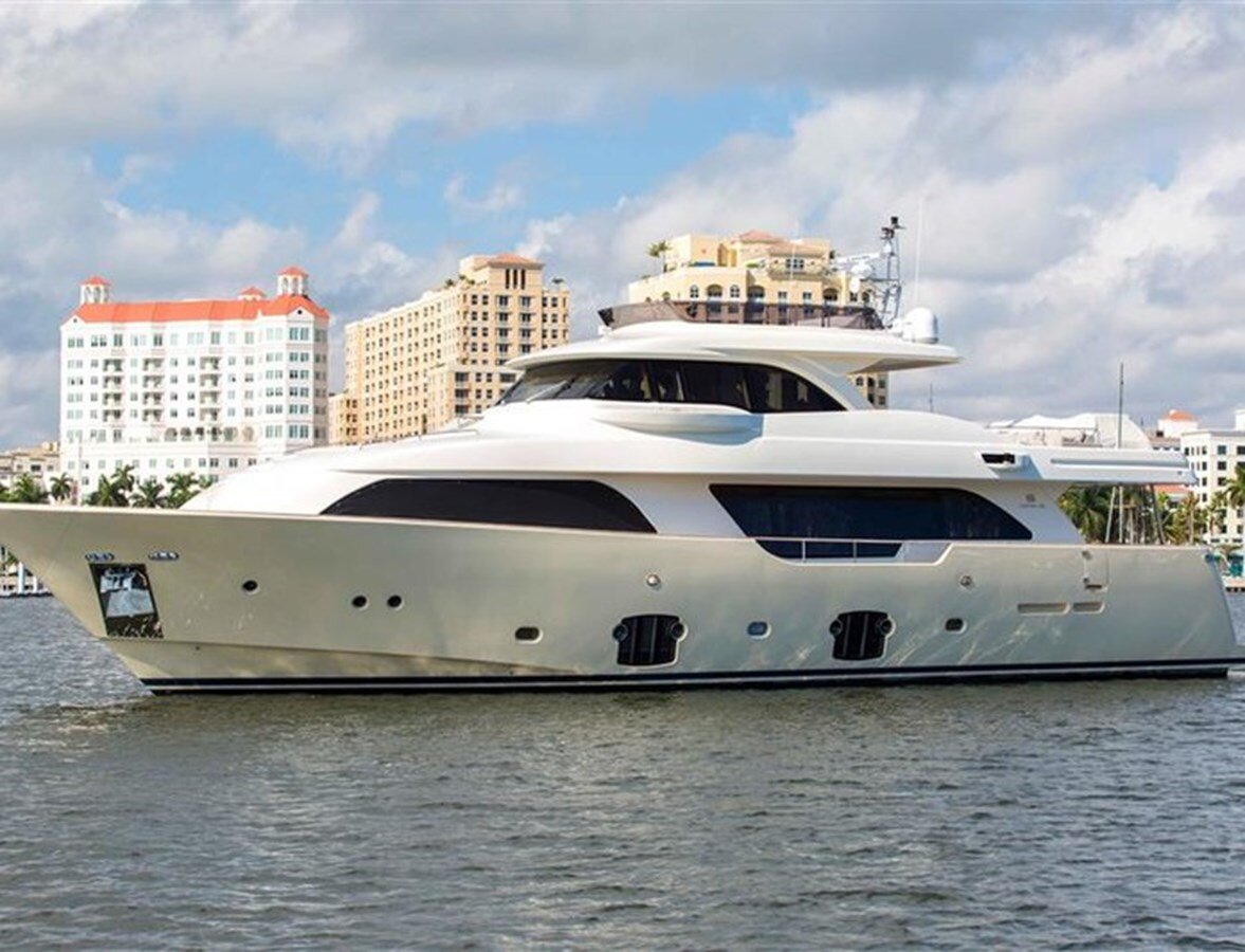 2013-ferretti-yachts-86-8cb228