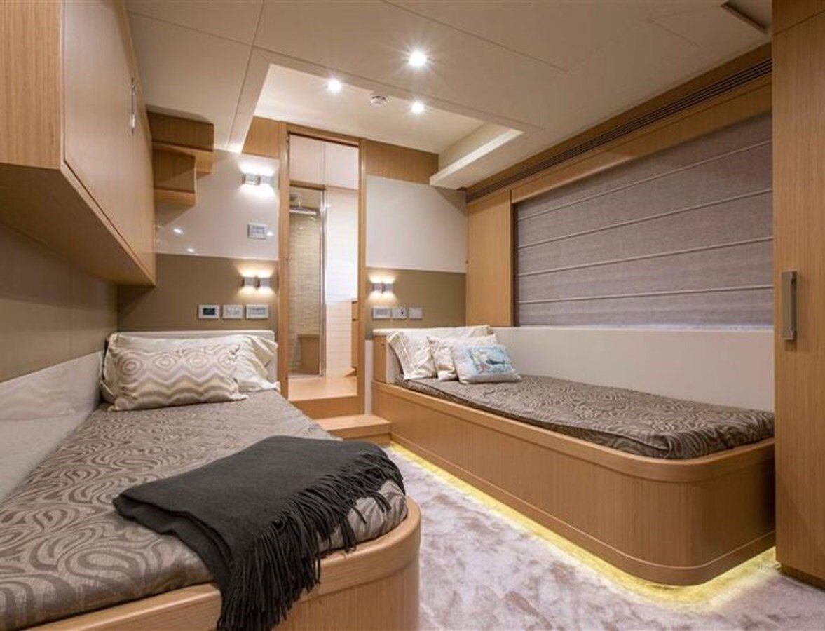 2013 FERRETTI YACHTS 86'