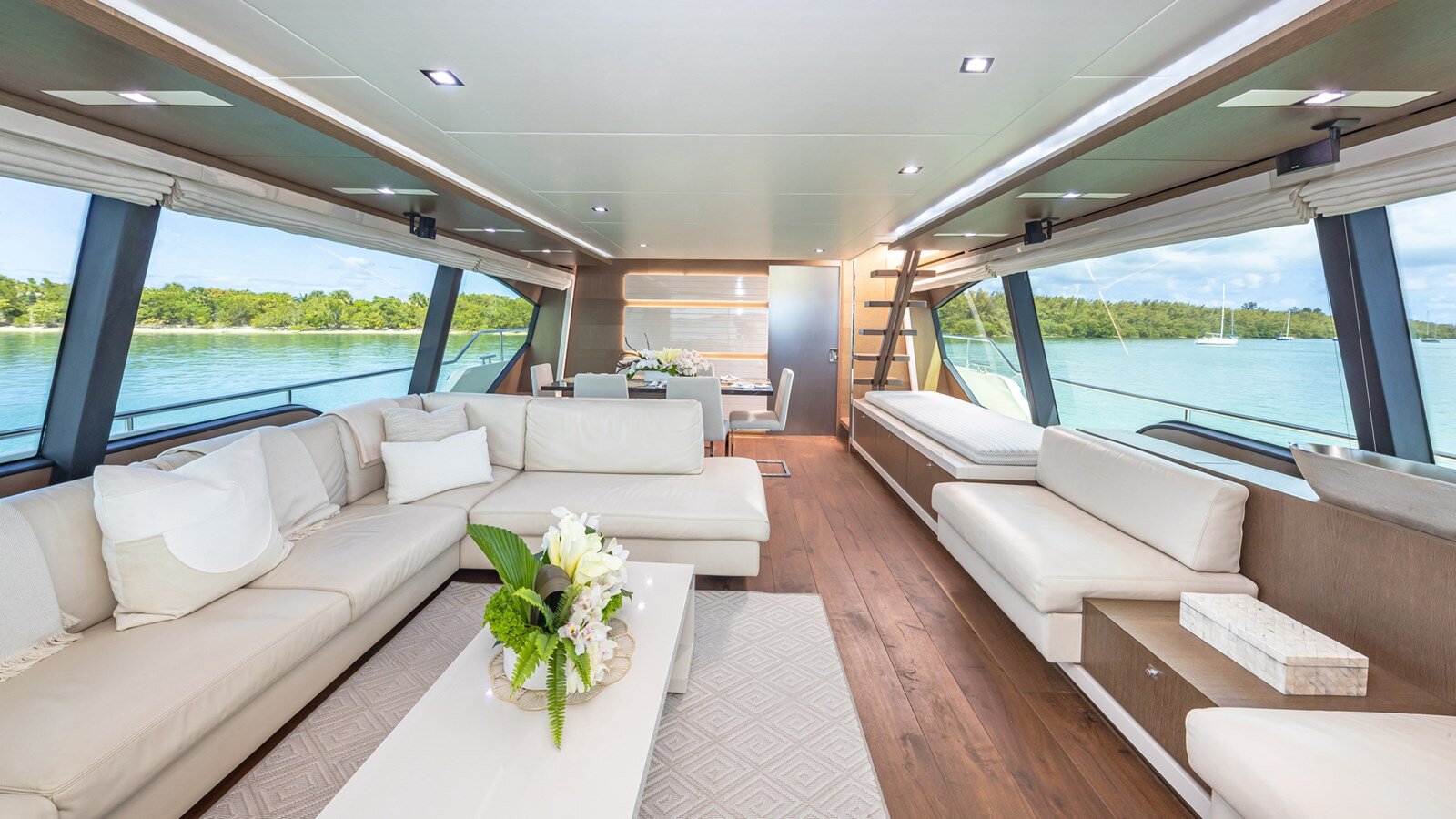 2013 FERRETTI YACHTS 87'