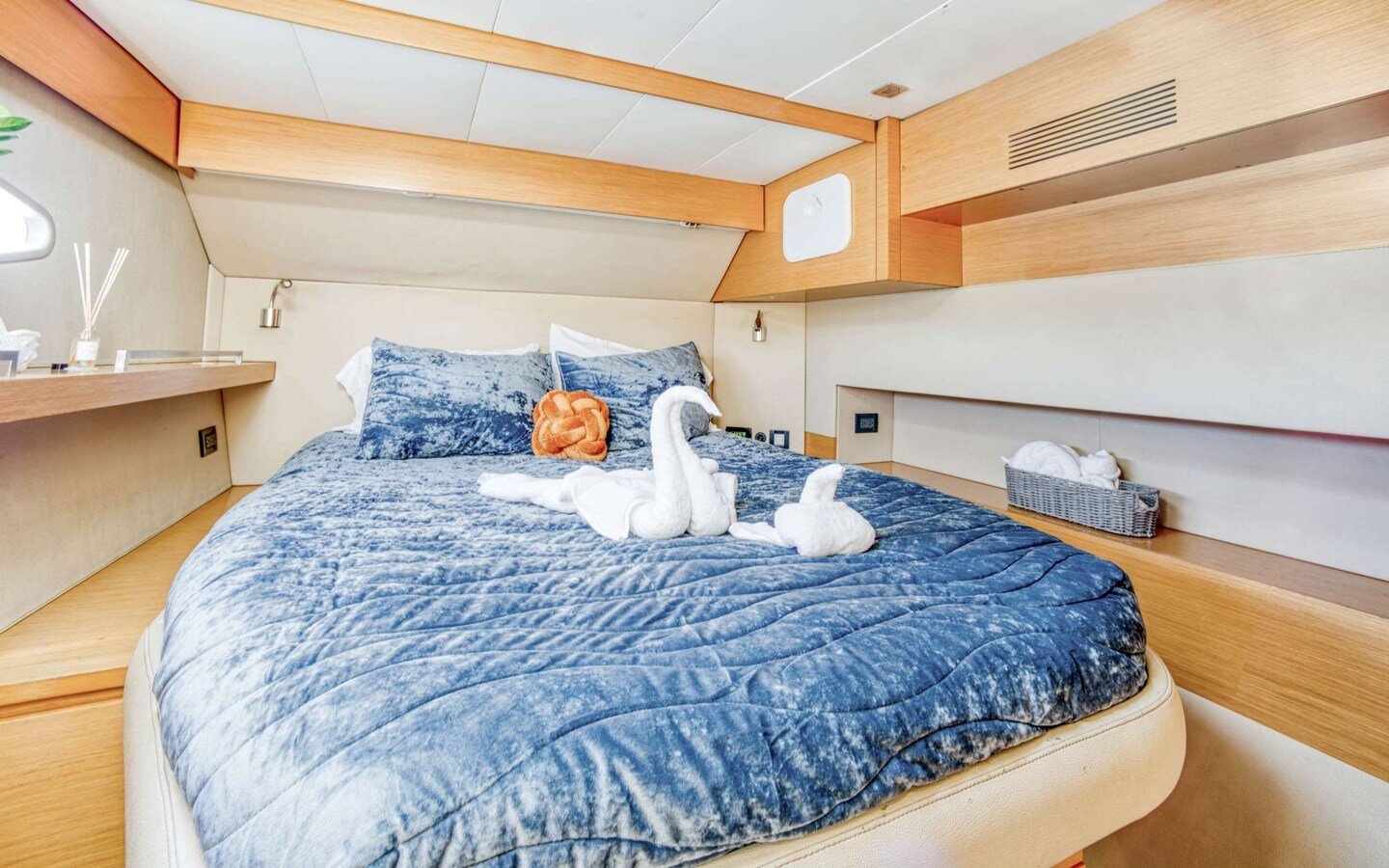 2013 FOUNTAINE PAJOT 59'