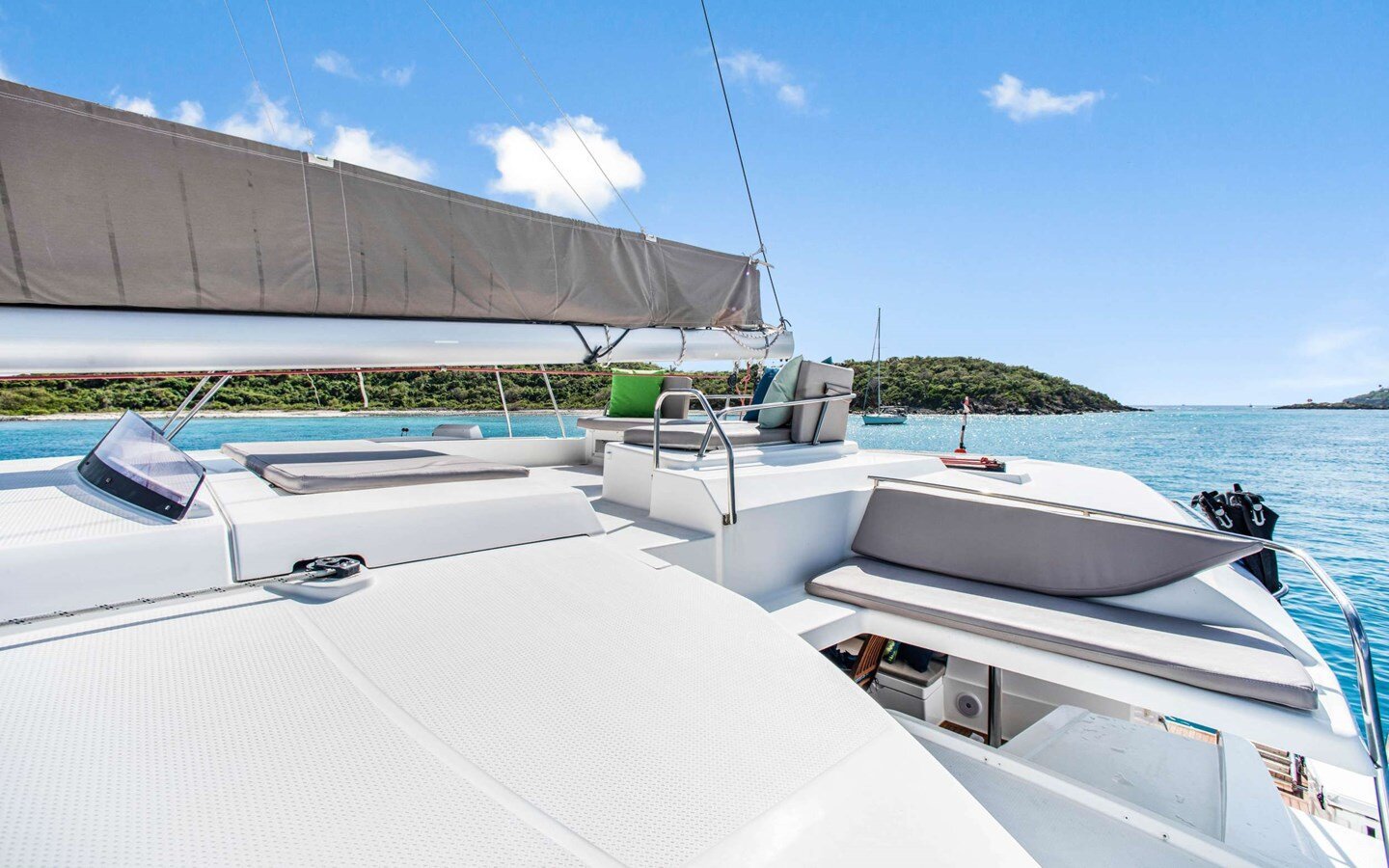 2013-fountaine-pajot-59-93aa8f