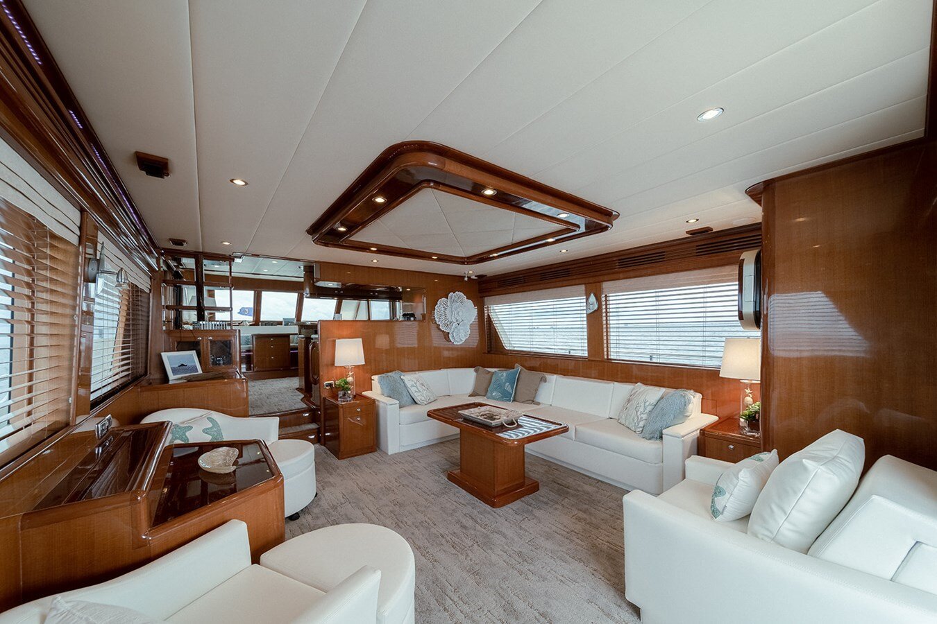 2013-hampton-yachts-68-9-d8f96c