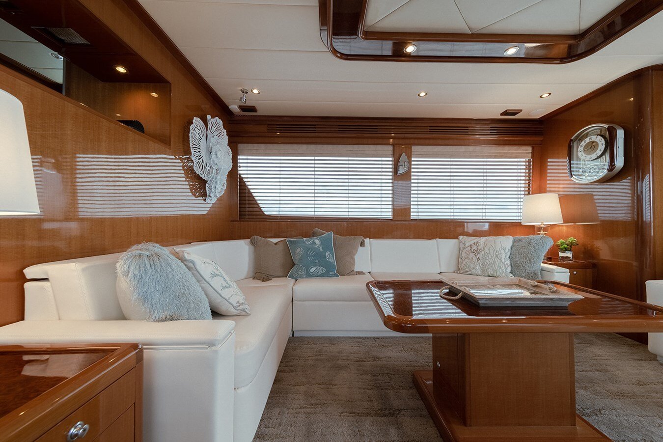 2013-hampton-yachts-68-9-d8f96c