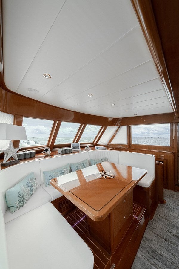 2013-hampton-yachts-68-9-d8f96c