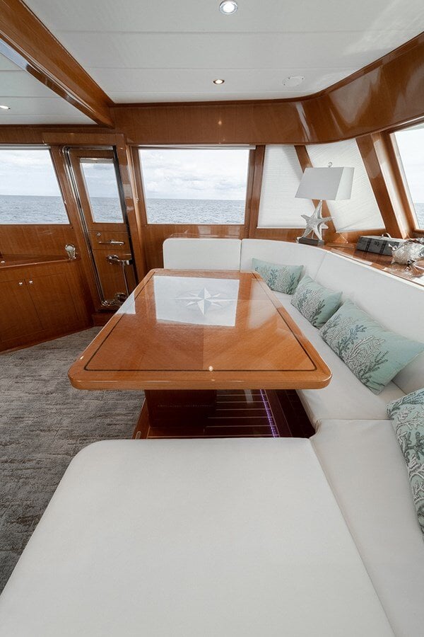 2013-hampton-yachts-68-9-d8f96c