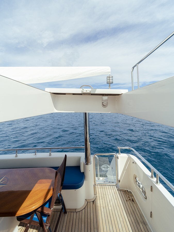 2013-hampton-yachts-68-9-d8f96c