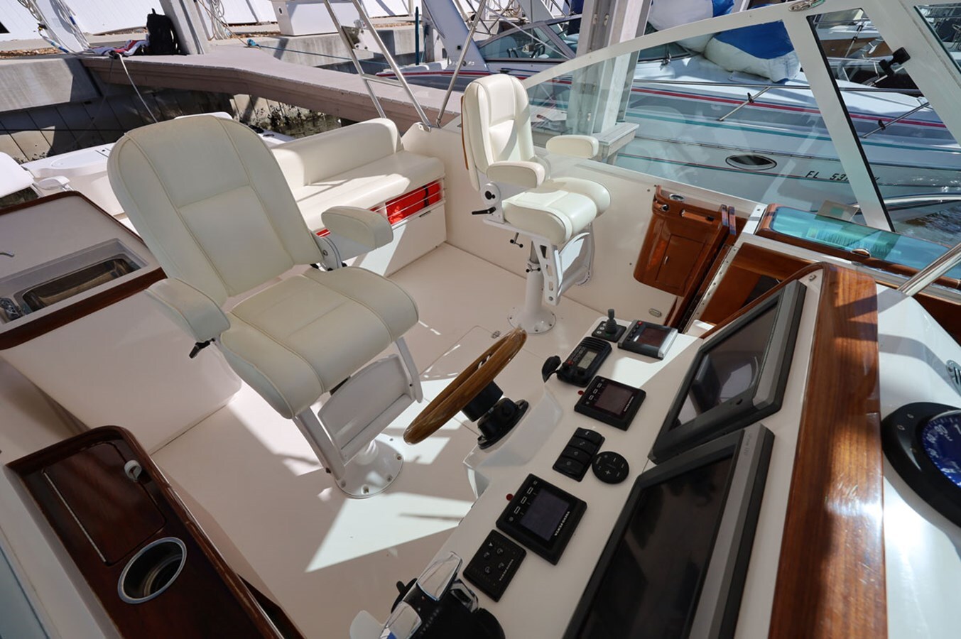2013-hunt-yachts-36-6-4948f9
