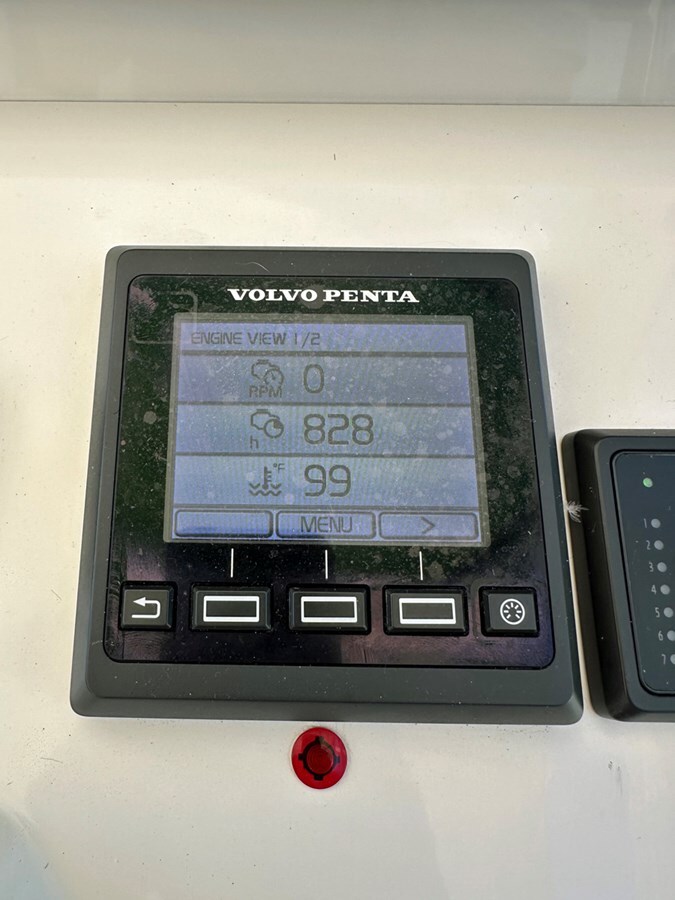 2013-hunt-yachts-36-6-4948f9