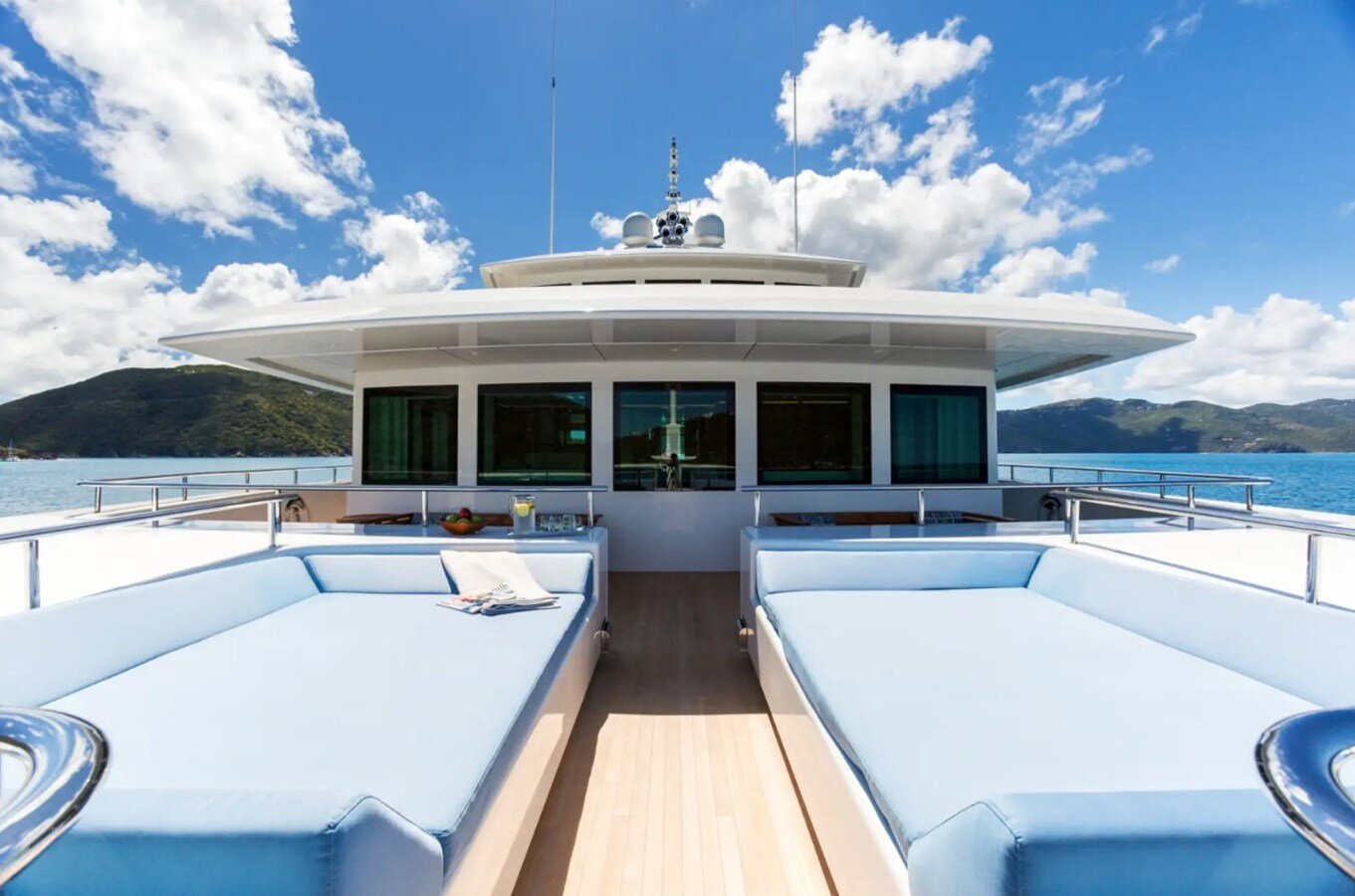 2013 ICON YACHTS 205'