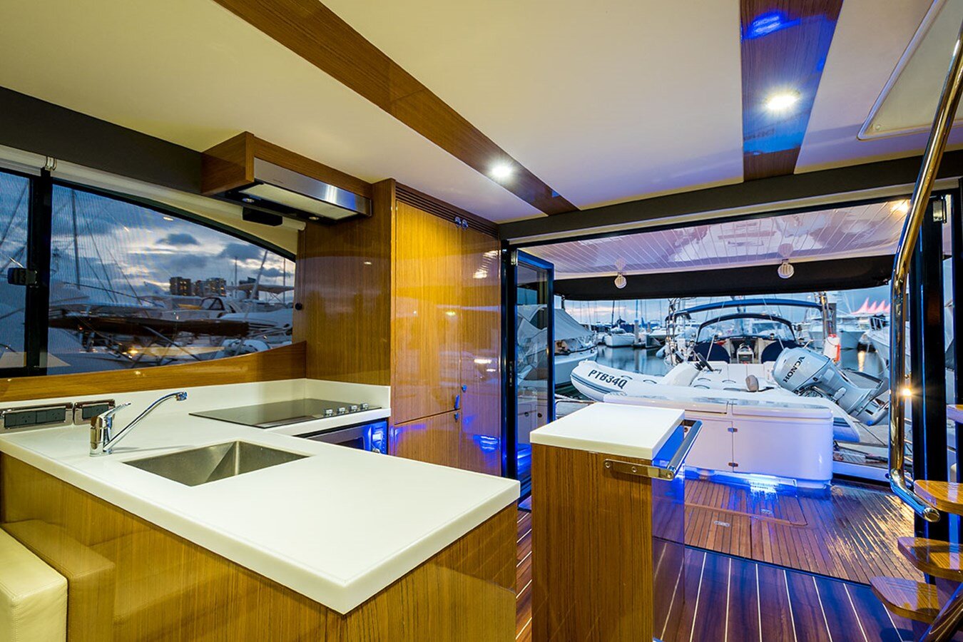 2013-maritimo-52-6-83a2d6