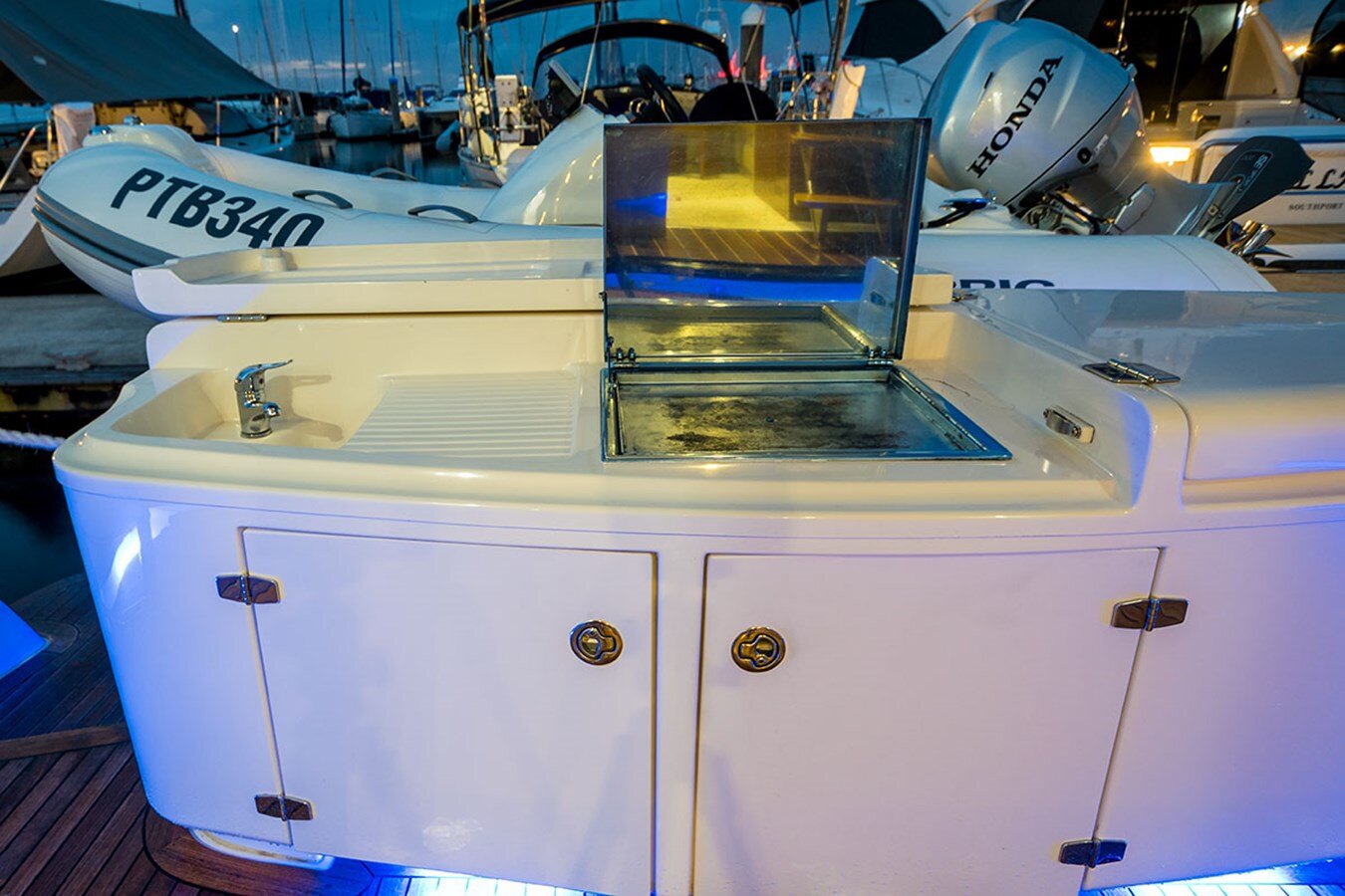 2013-maritimo-52-6-83a2d6