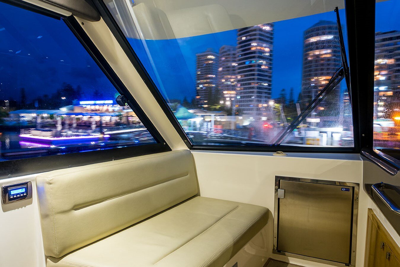 2013-maritimo-52-6-83a2d6