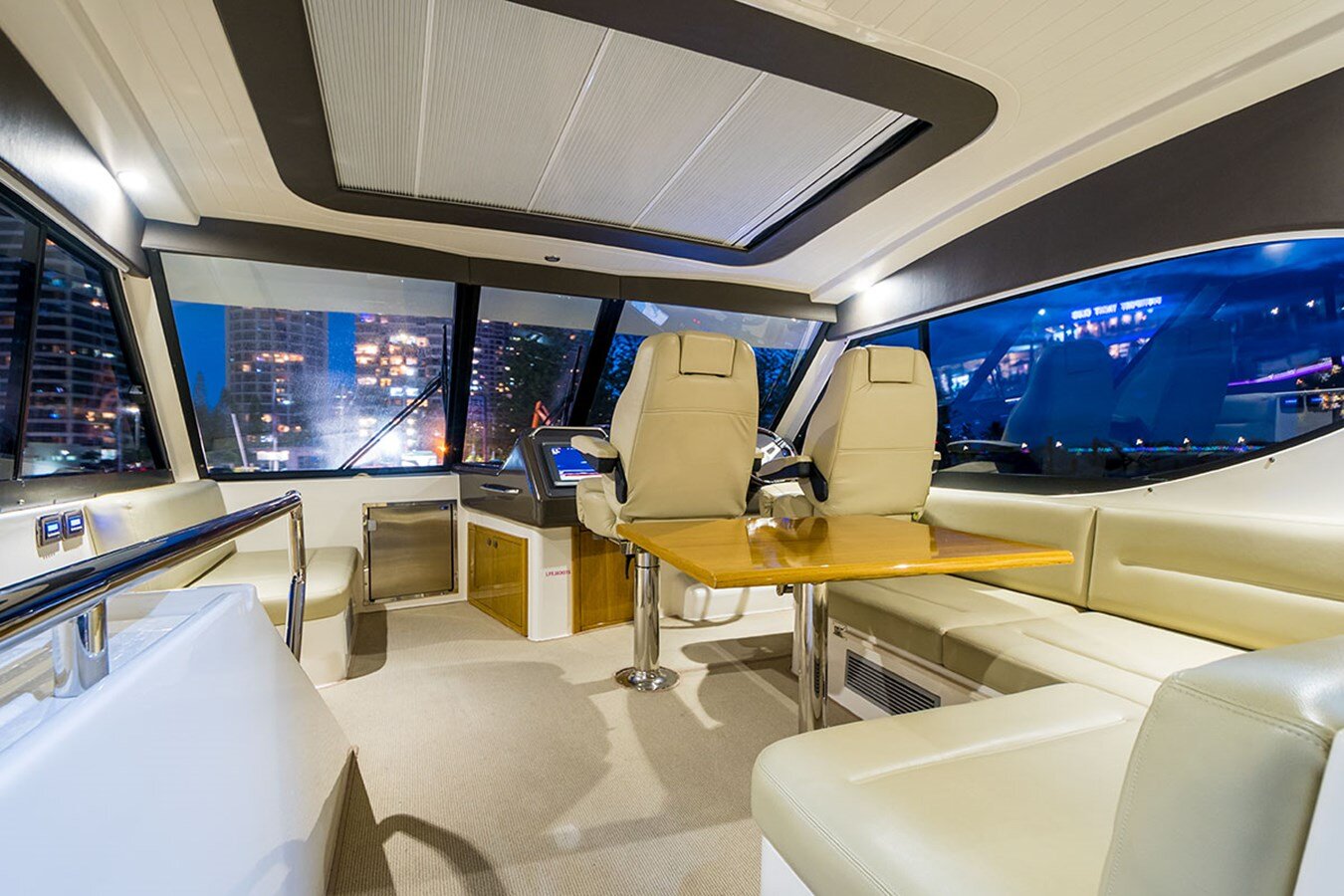 2013-maritimo-52-6-83a2d6