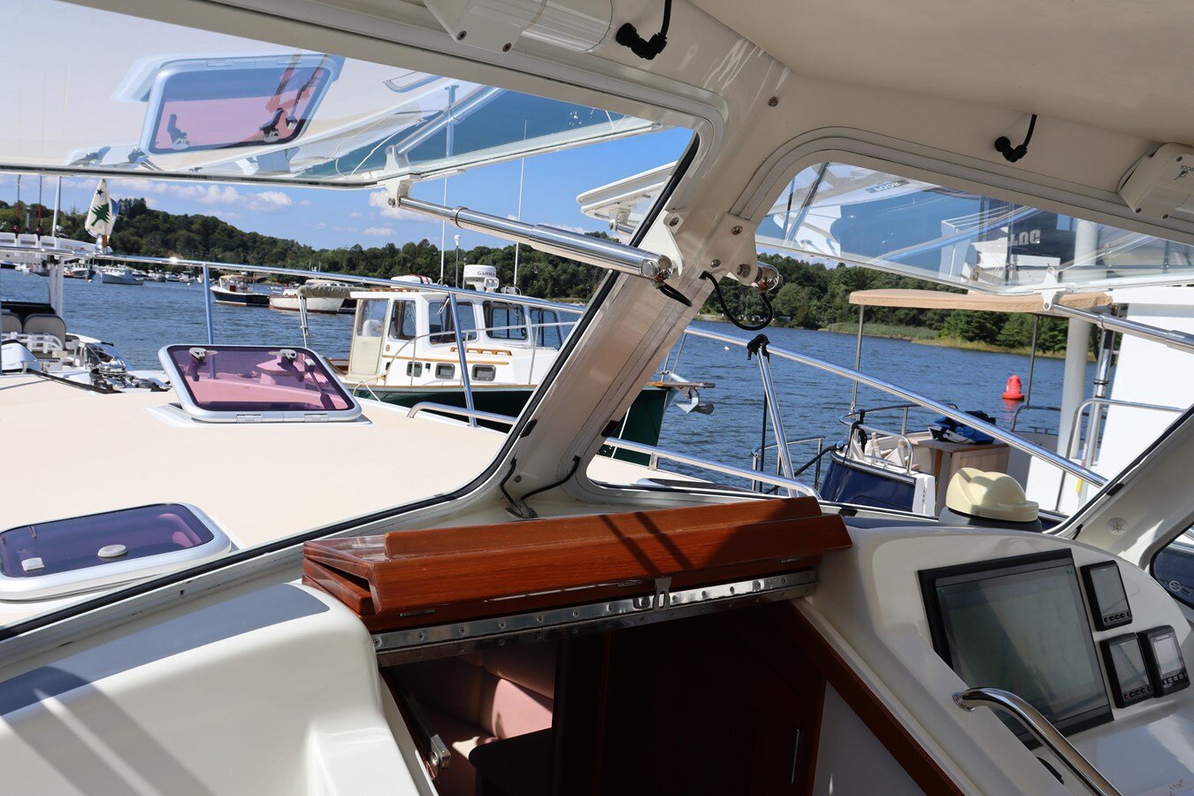 2013-mjm-yachts-39-5-af6904