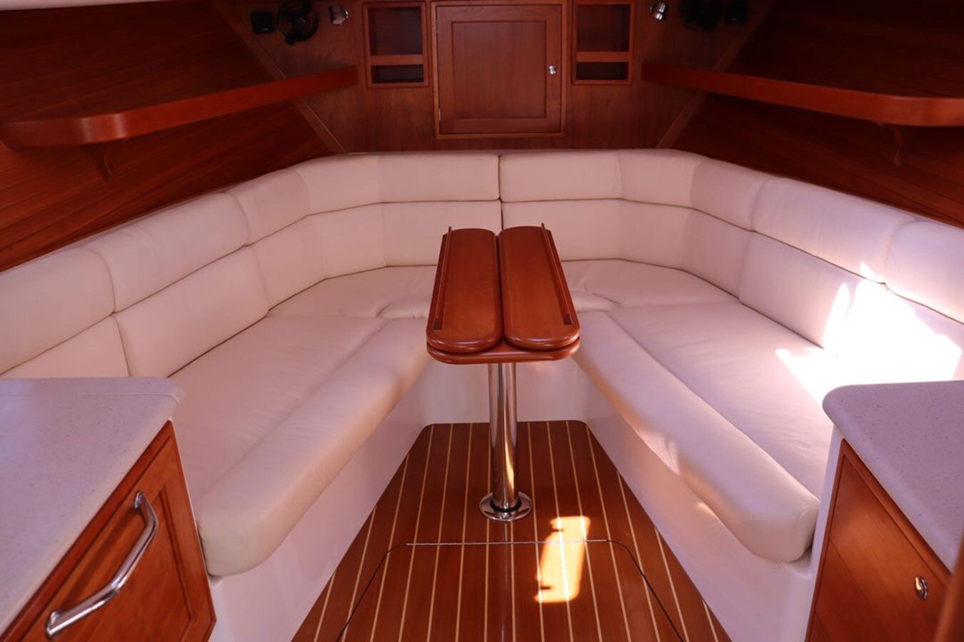 2013-mjm-yachts-39-5-af6904