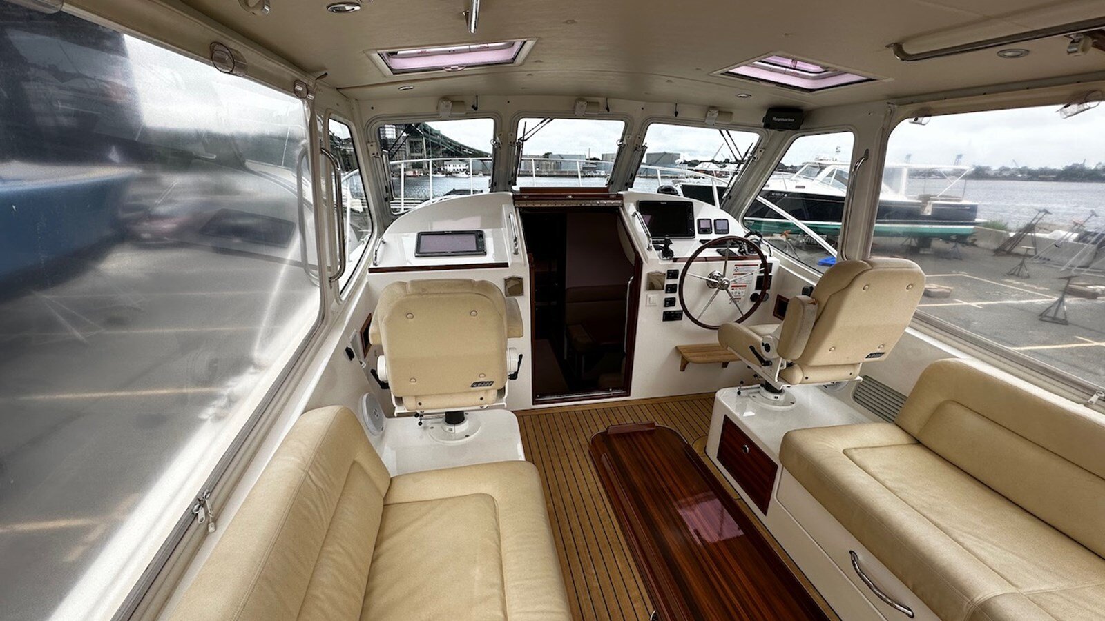 2013-mjm-yachts-40-a29464