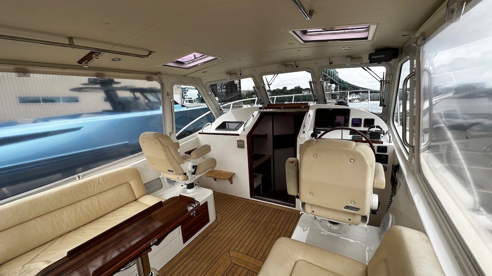 2013-mjm-yachts-40-a29464