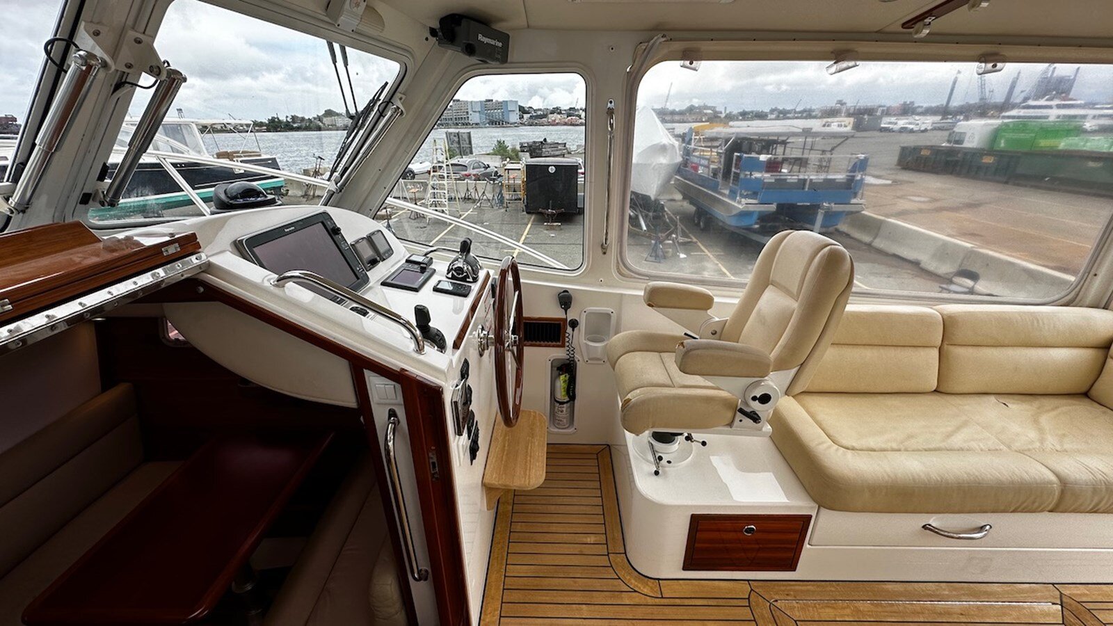 2013-mjm-yachts-40-a29464