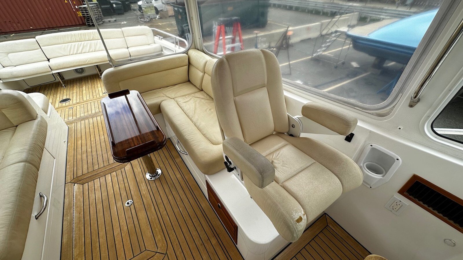 2013-mjm-yachts-40-a29464