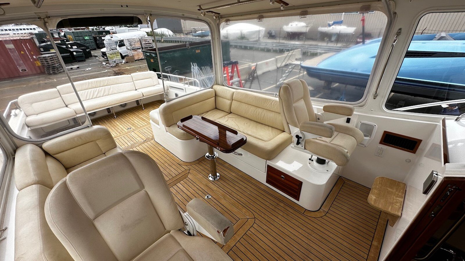 2013-mjm-yachts-40-a29464