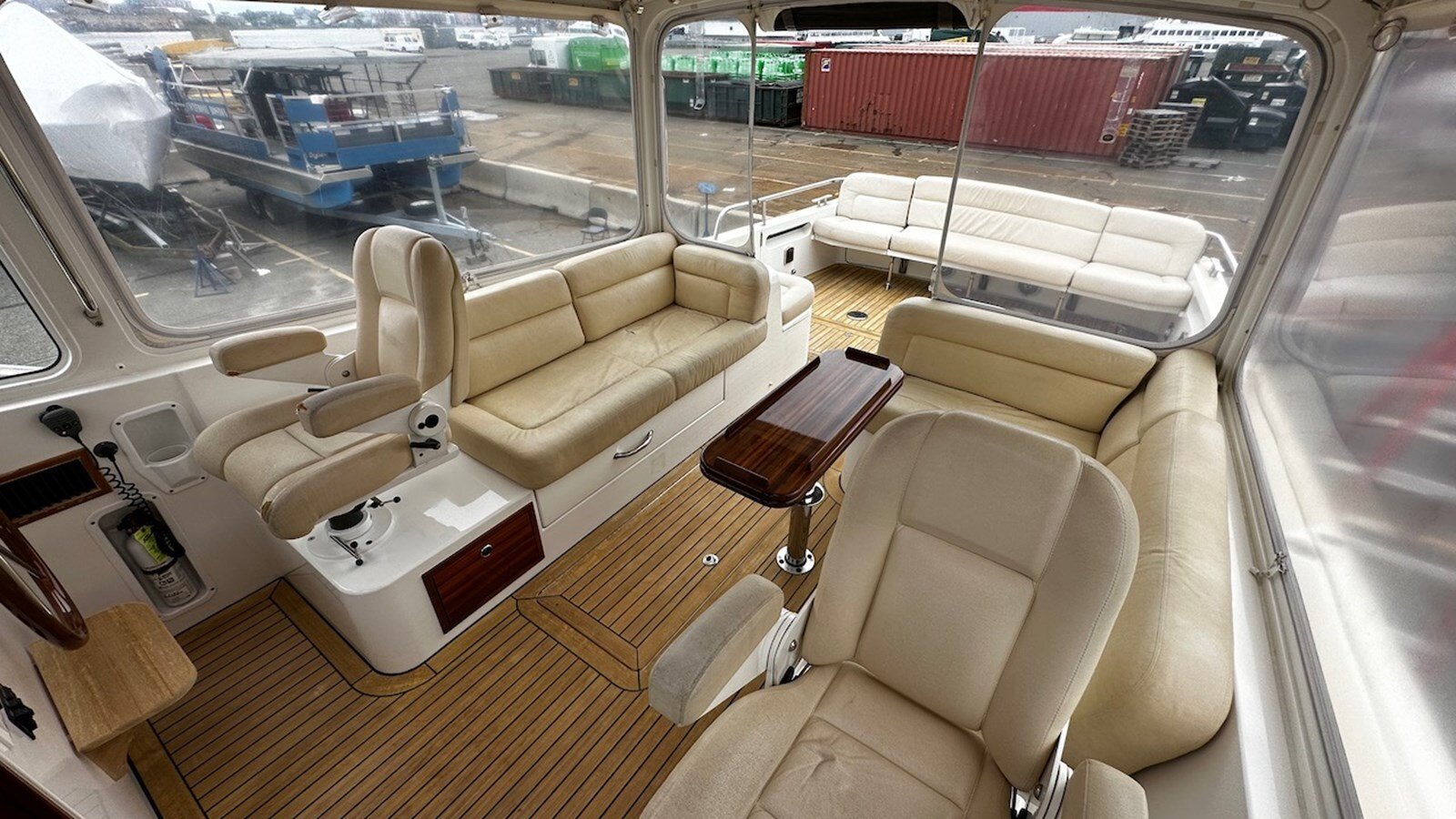 2013-mjm-yachts-40-a29464