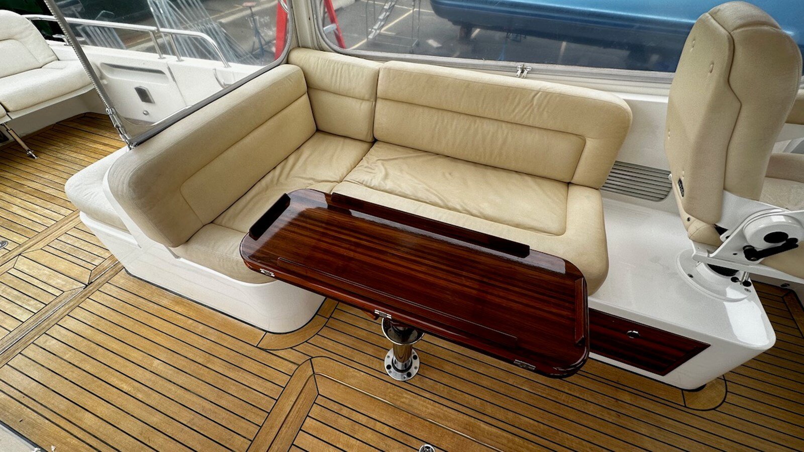 2013-mjm-yachts-40-a29464