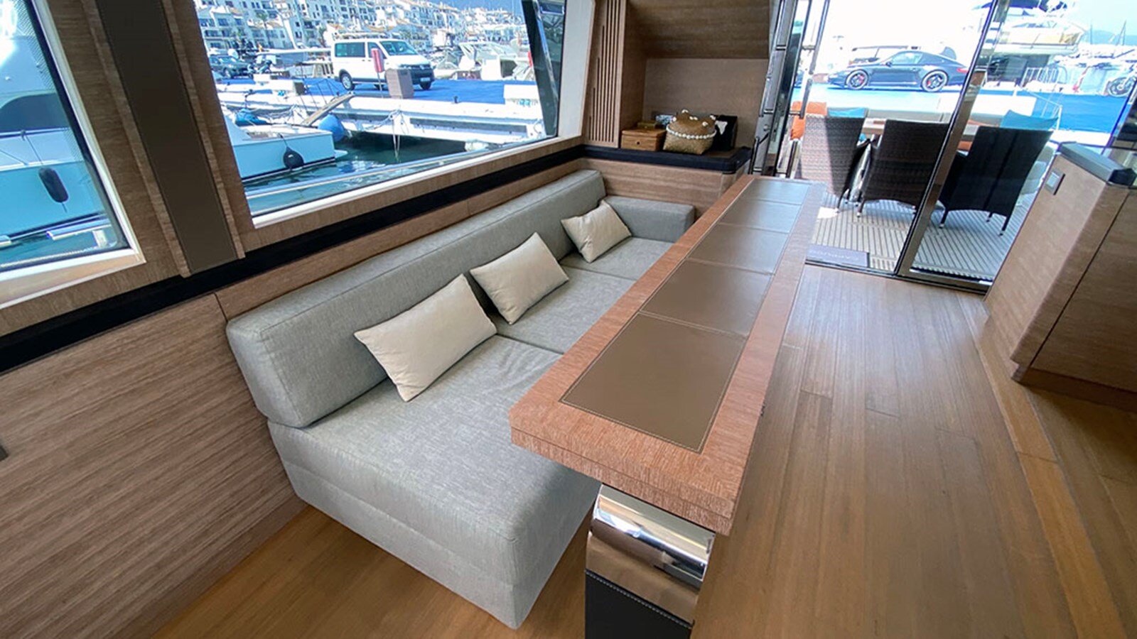 2013-monte-carlo-yachts-73-4-4d869d