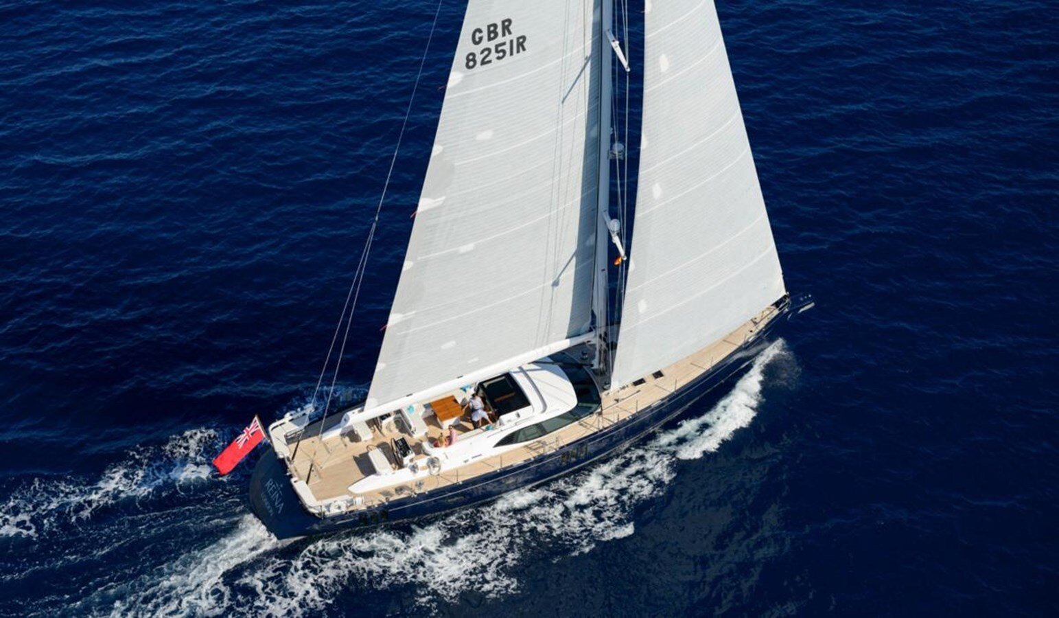 2013-oyster-yachts-79-3-395281