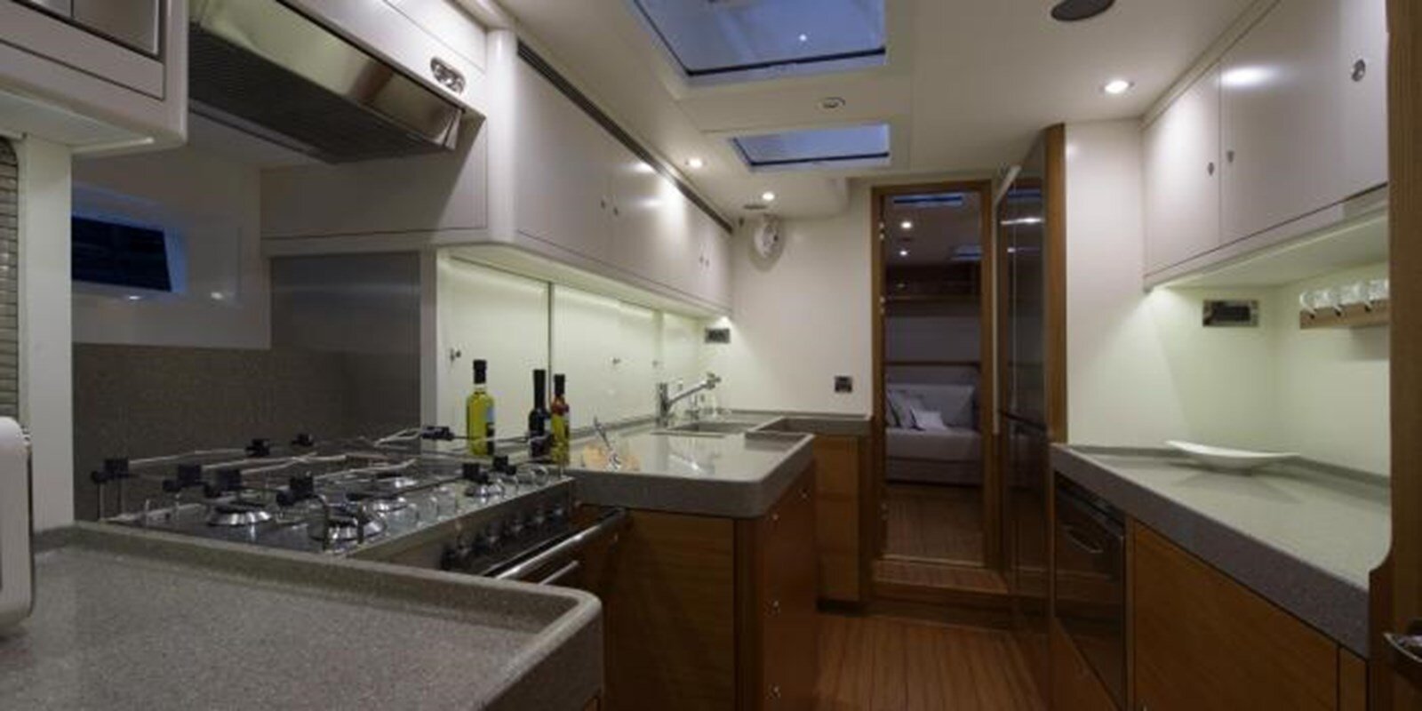 2013-oyster-yachts-79-3-395281